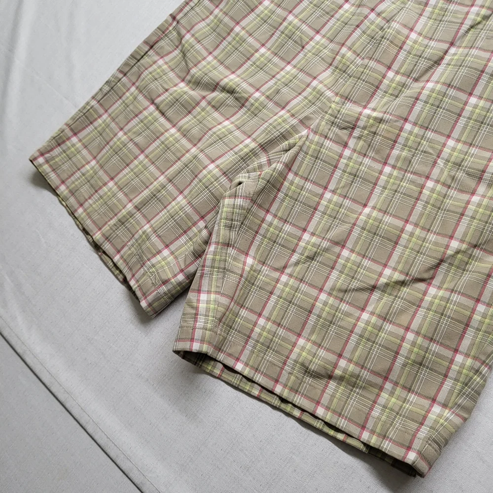 Roundtree & Yorke Gold Label Mens Shorts 32 Green Plaid Preppy School Classic